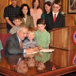 May 2009 Governor Signing 060